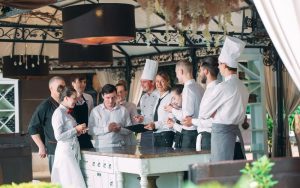 Tips to Successfully Manage Staff in Restaurant 