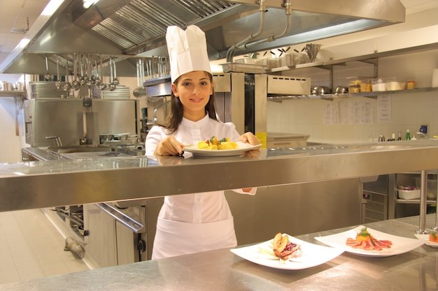 You are currently viewing How to Choose the Best Hotel Food Supplier in UK