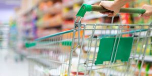 Advantages of Choosing the Best Food Distributors in Salford