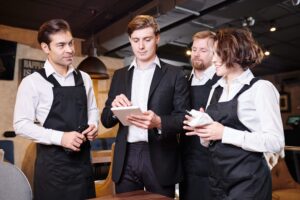 Read more about the article 5 Key Tips for Keeping an Effective Restaurant Staff